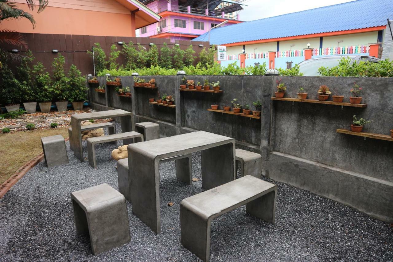 Maya Bed And Food Hostel Chiang Mai Ngoại thất bức ảnh