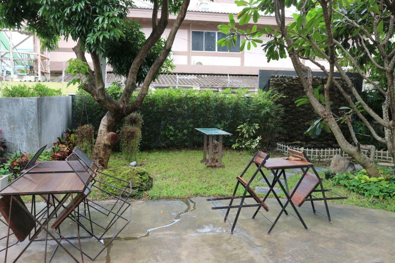 Maya Bed And Food Hostel Chiang Mai Ngoại thất bức ảnh