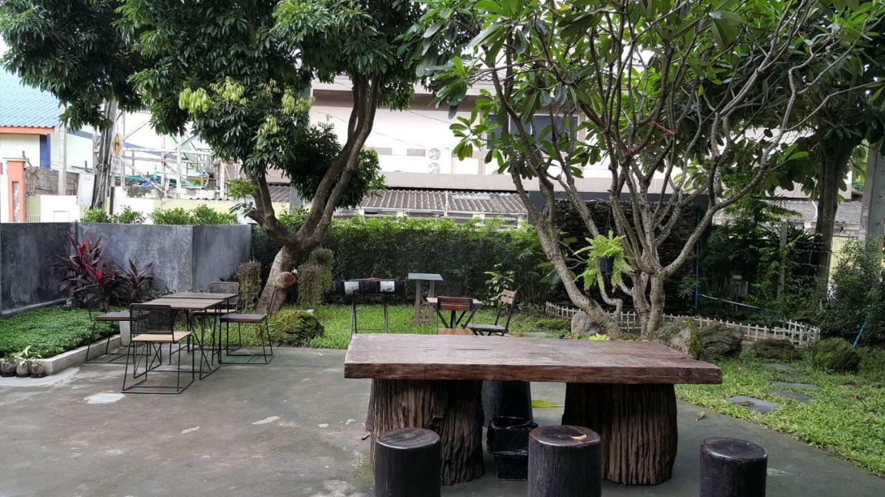Maya Bed And Food Hostel Chiang Mai Ngoại thất bức ảnh