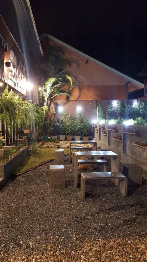Maya Bed And Food Hostel Chiang Mai Ngoại thất bức ảnh