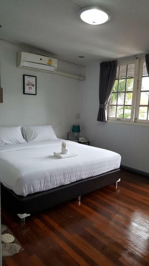 Maya Bed And Food Hostel Chiang Mai Ngoại thất bức ảnh
