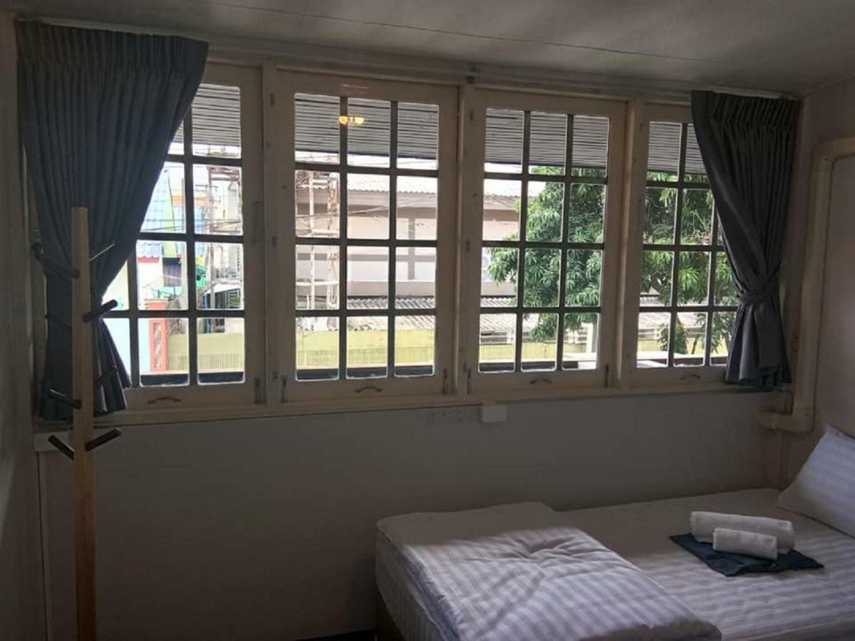 Maya Bed And Food Hostel Chiang Mai Ngoại thất bức ảnh