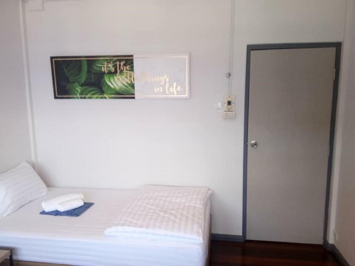 Maya Bed And Food Hostel Chiang Mai Ngoại thất bức ảnh